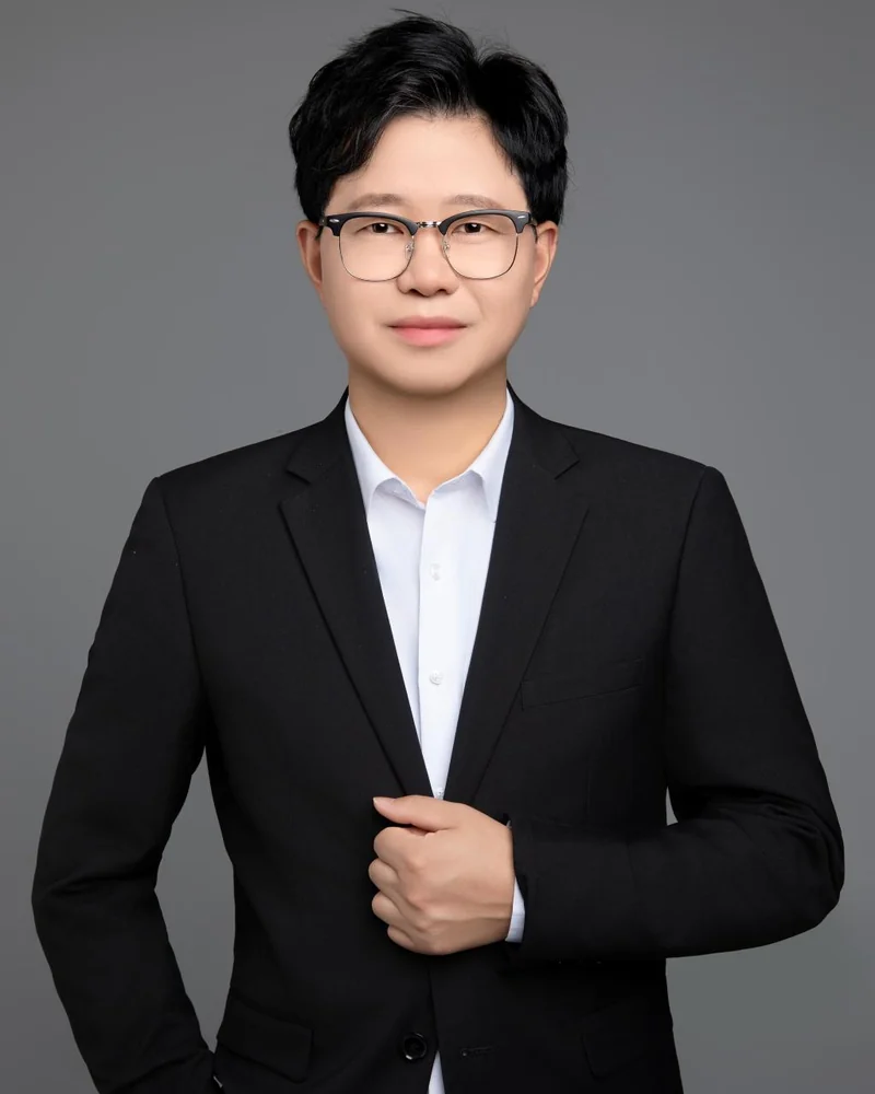 章新成教师肖像